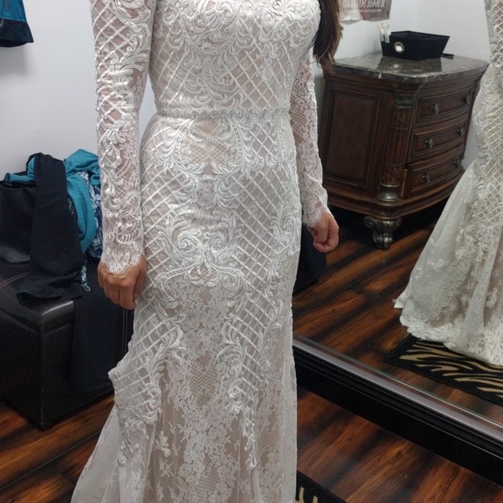 Size 10 Calla Blanche wedding dress- itsnaynayy on ins ta for messaging! ✉️
